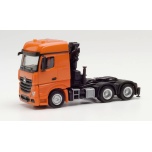 1/87 MERCEDES-BENZ AROCS ZUGMASCHINE MIT LADEKRAN UND HECKABSTÜTZUNG, ORANGE HERPA